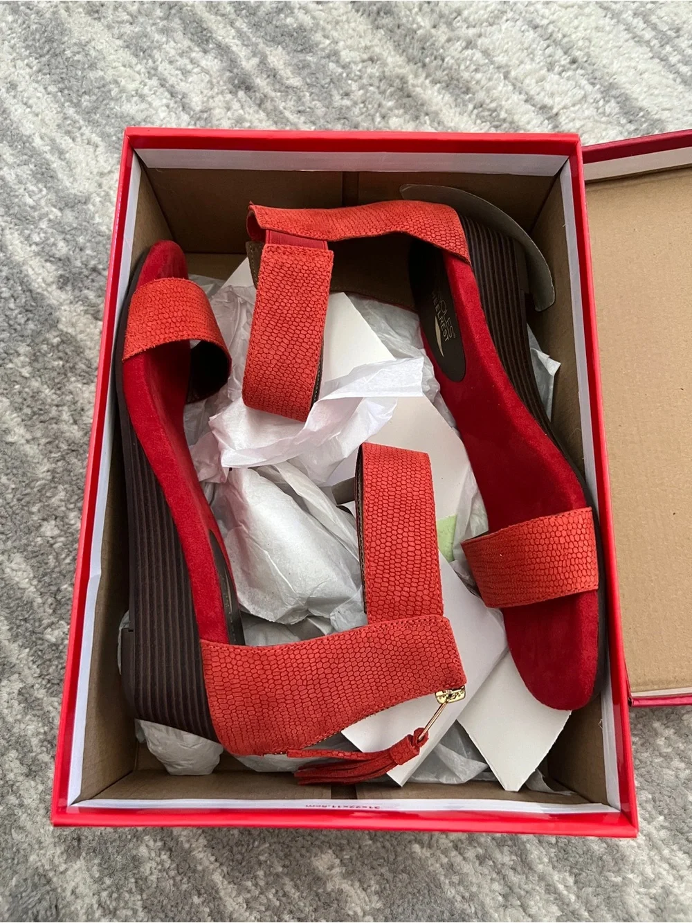 Aerosoles Yetroactive - red suede wedge sandals with zip closure and tassels